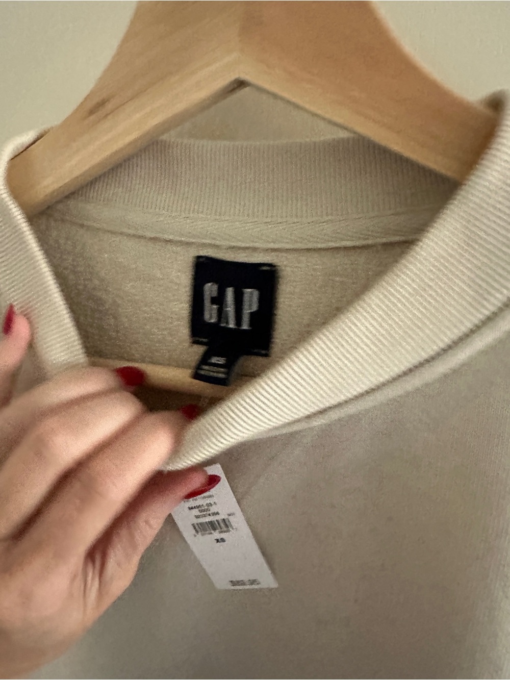 GAP Crewneck Sweatshirt in Light Beige - Picture 4 of 4